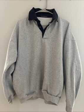 Brandy Melville Archer Pullover